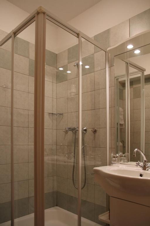 Hotel Oskar Zaplata Preddvor Bilik gambar